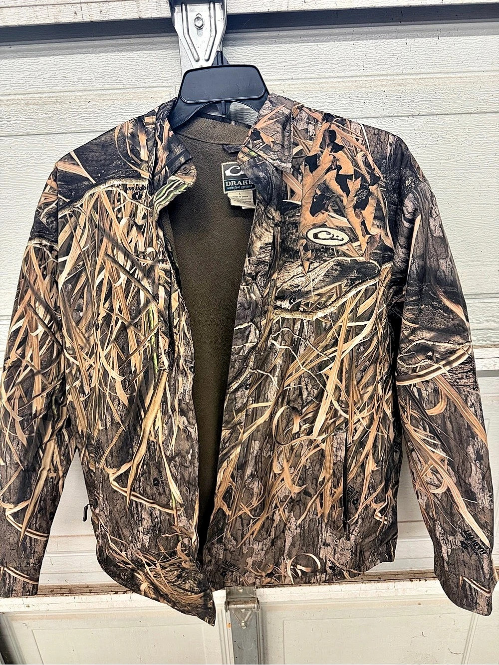 Drake Men's Camo shritket Size Large Like New